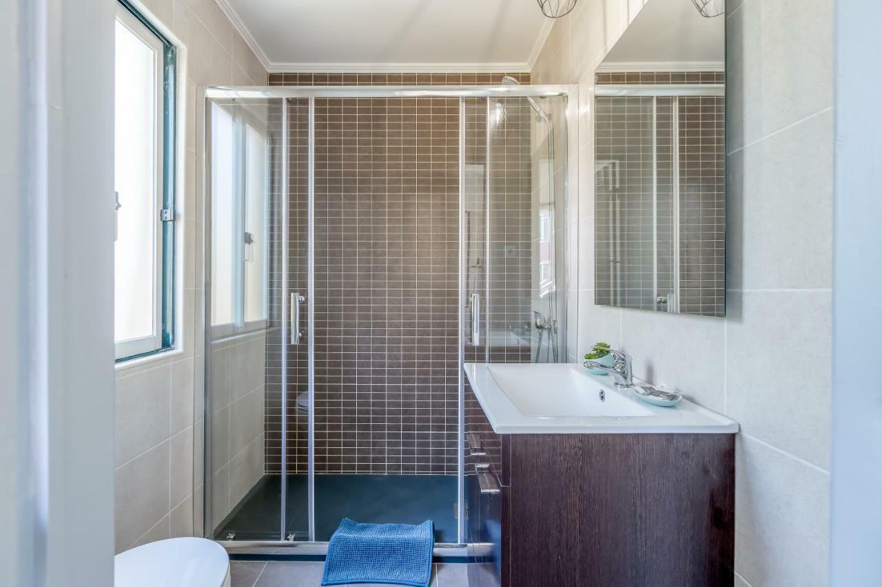 Alfama, Bright And Spacious With Private Terrace, By Timecooler ลิสบอน ภายนอก รูปภาพ
